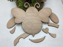 Load image into Gallery viewer, Large 3D Bee # 608
