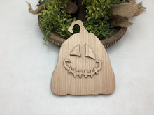 Load image into Gallery viewer, Smiley Pumpkin Shelf Sitter #523
