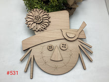 Load image into Gallery viewer, Scarecrow Door Hanger #531
