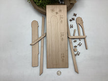 Load image into Gallery viewer, Primitive Skinny Santa Frame # 770
